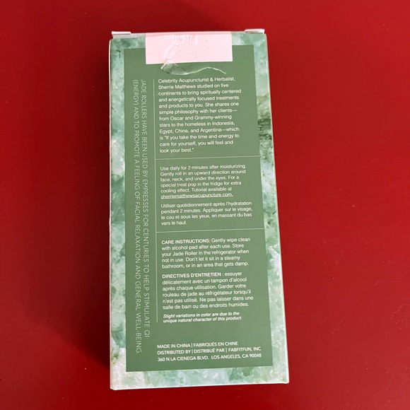 Sherrie Matthew’s Acupuncture Jade Stone Roller New in box. Smoke & pet freehome - Picture 4 of 6